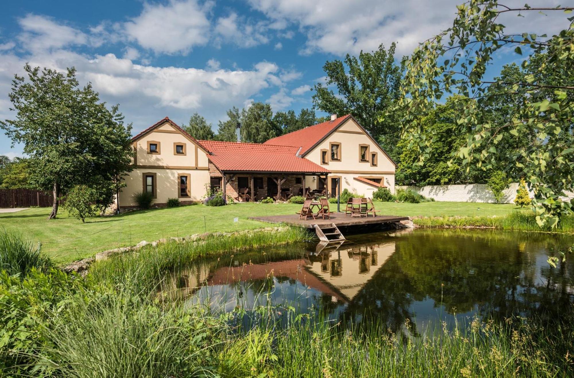 Penzion U Lisky Jarosov nad Nezarkou Exterior photo
